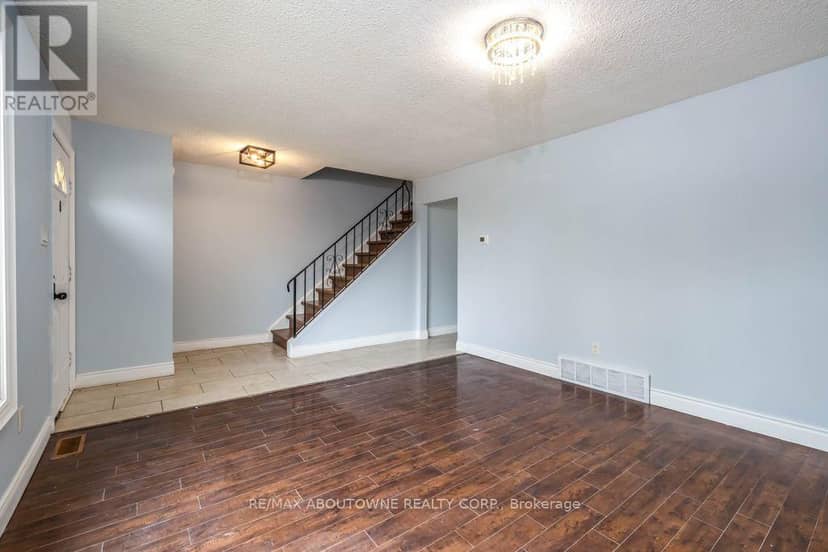 4 Glamis Court — photo 18 of 40