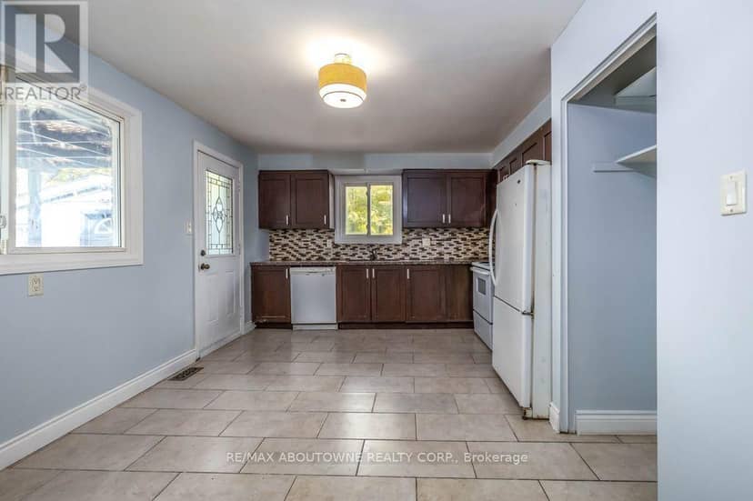 4 Glamis Court — photo 21 of 40