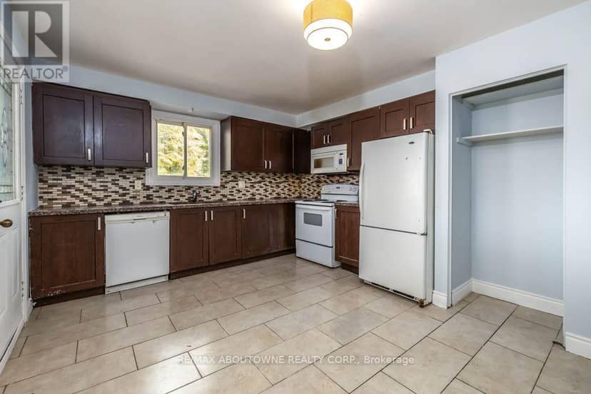 4 Glamis Court — photo 22 of 40