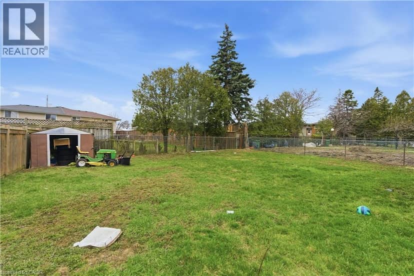 916 STONE CHURCH Road E — photo 29 of 32