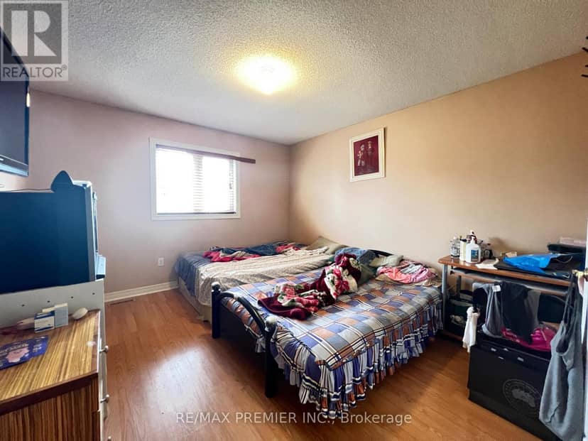 371 Krotone Crescent — photo 4 of 10