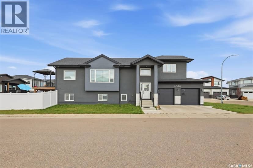 203 Burgess BAY, Saskatoon