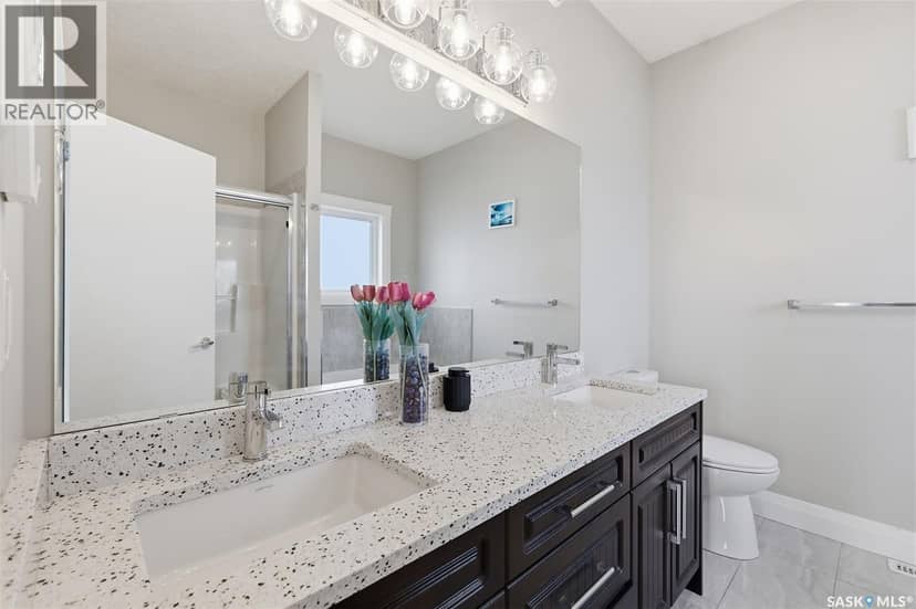 203 Burgess BAY — photo 17 of 40