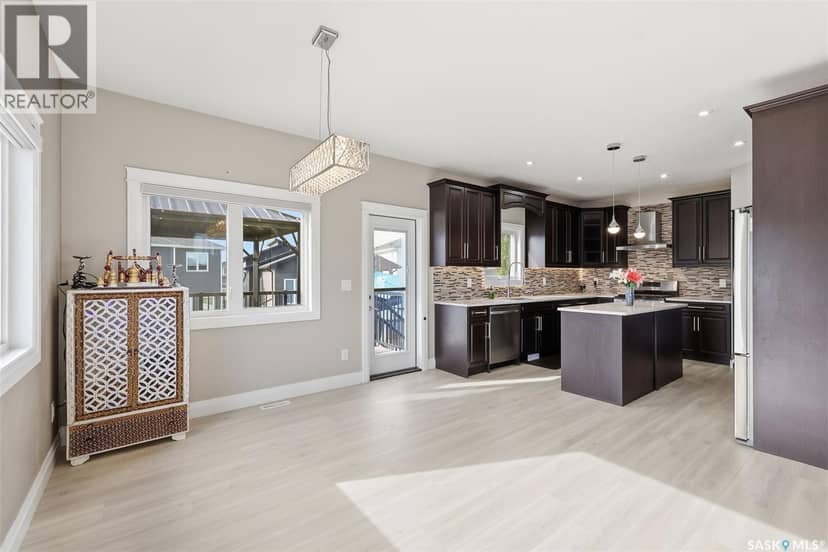 203 Burgess BAY — photo 9 of 40
