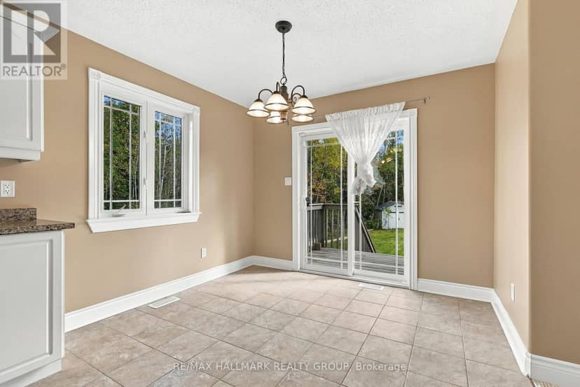 12 Red Oak Drive — photo 10 of 32