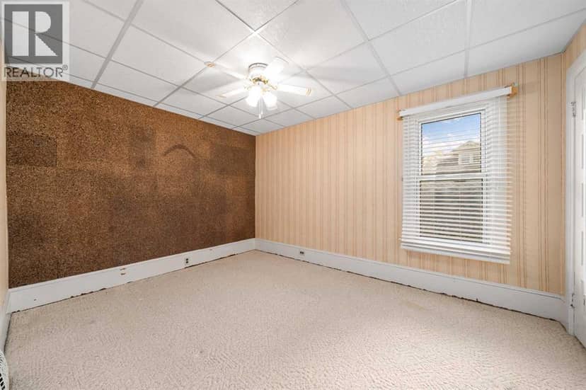 362 7 Street SE — photo 19 of 38