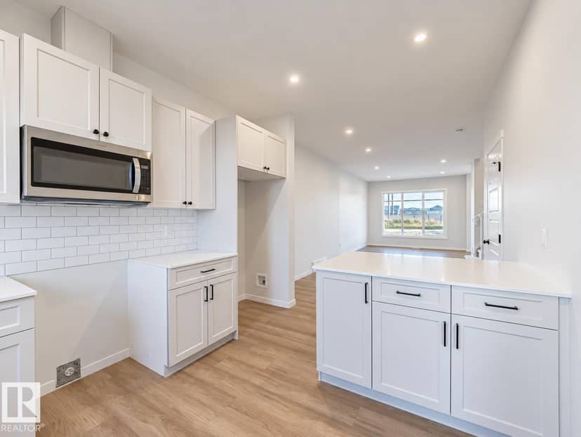 19552 30 AV NW — photo 17 of 40