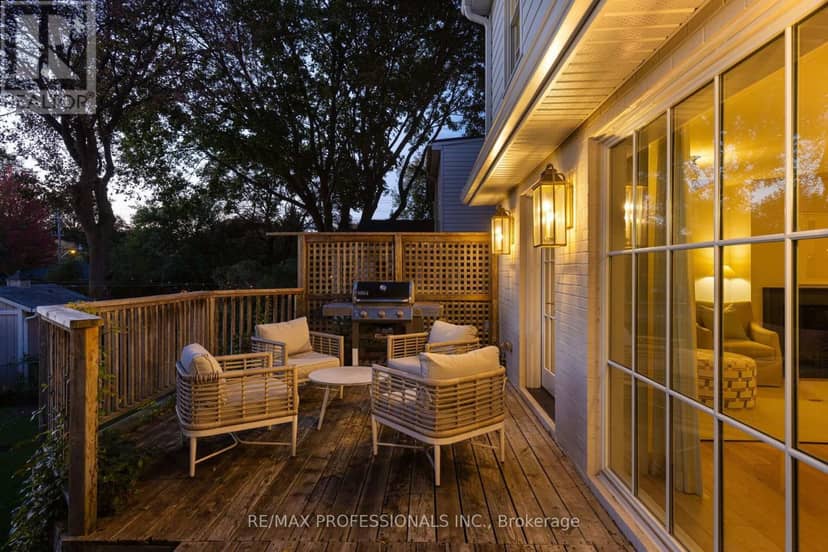 8 Glenn Murray Drive — photo 11 of 40