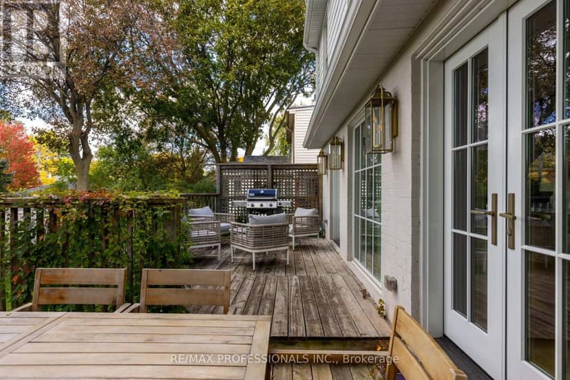 8 Glenn Murray Drive — photo 12 of 40