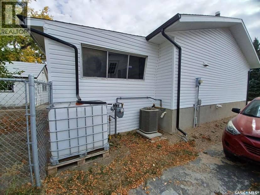 113 5th AVENUE, Gravelbourg, photo 3