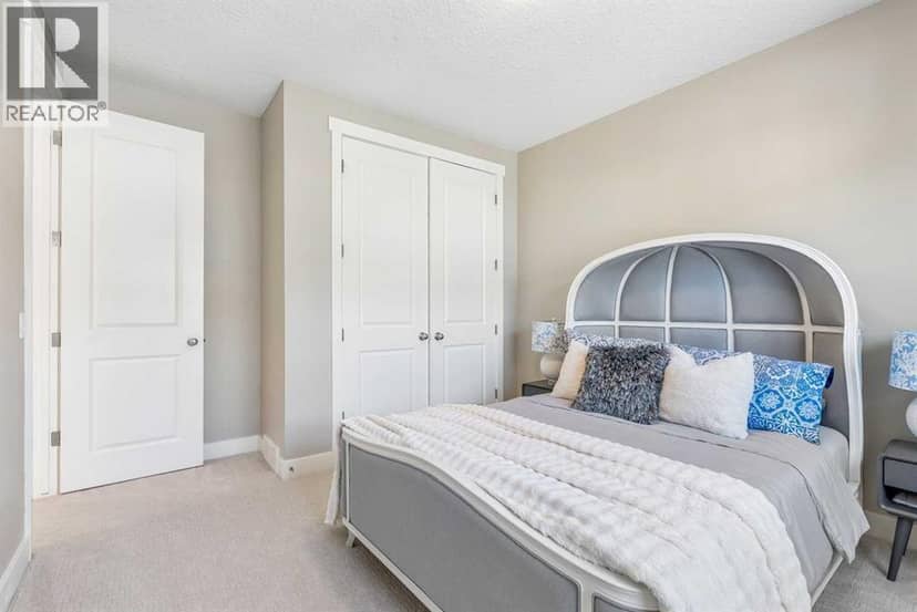 30 Ascot Crescent SW — photo 23 of 40
