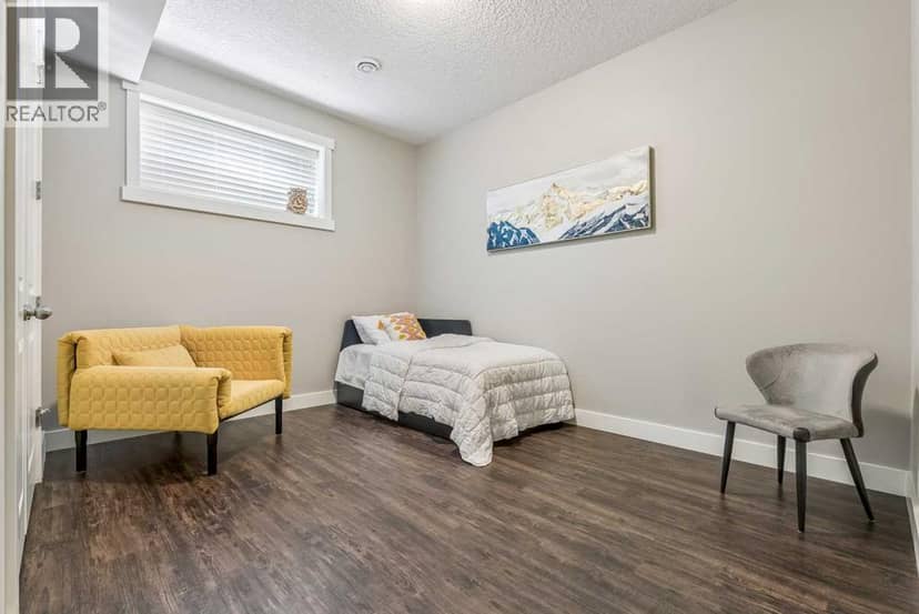 30 Ascot Crescent SW — photo 39 of 40