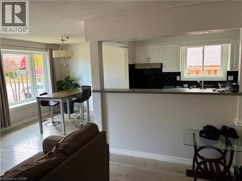333 REXFORD Drive — photo 10 of 14