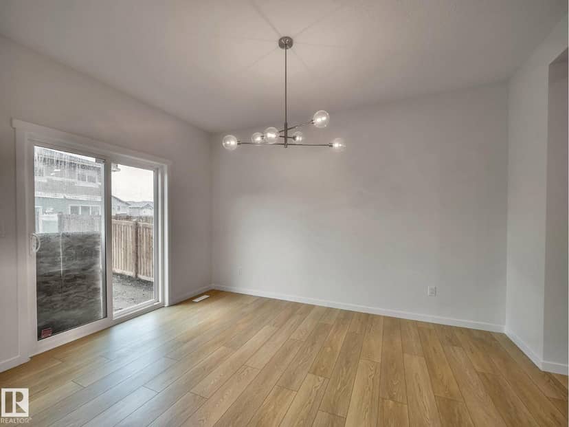 2420 205 ST NW — photo 18 of 40