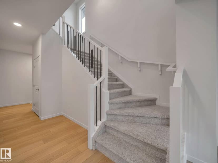 2420 205 ST NW — photo 23 of 40