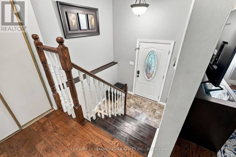 10 Fairbairn Court — photo 5 of 35