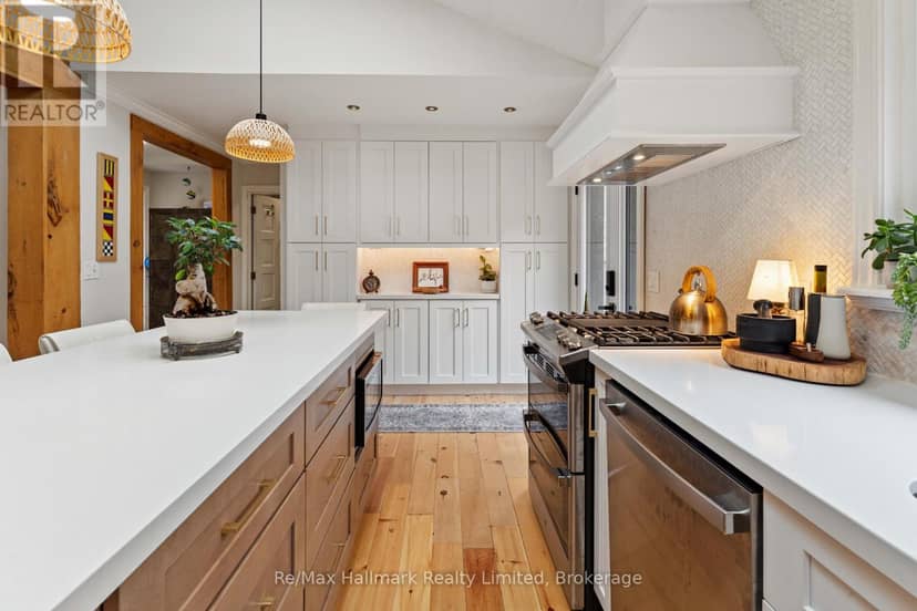 140 Woodward Street — photo 13 of 40