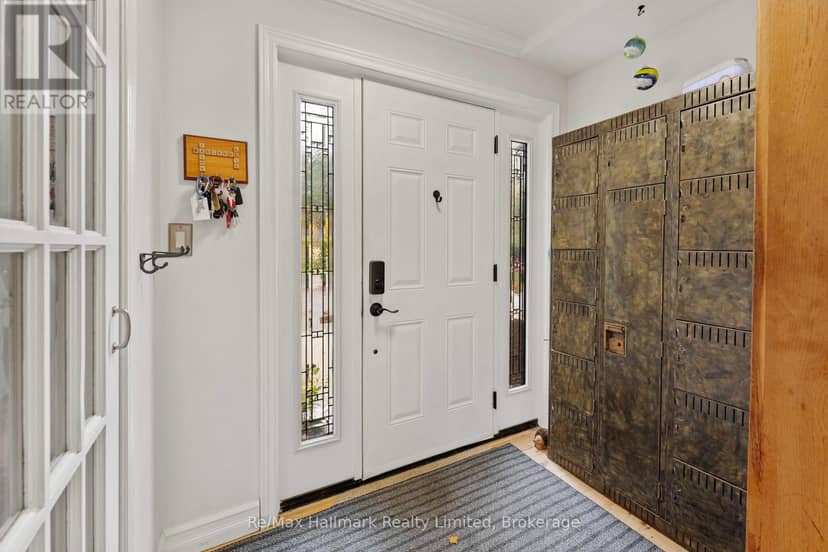 140 Woodward Street — photo 9 of 40