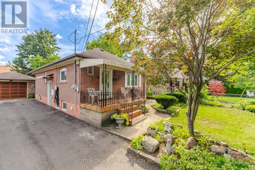 8 Woolton Crescent, Toronto, photo 2