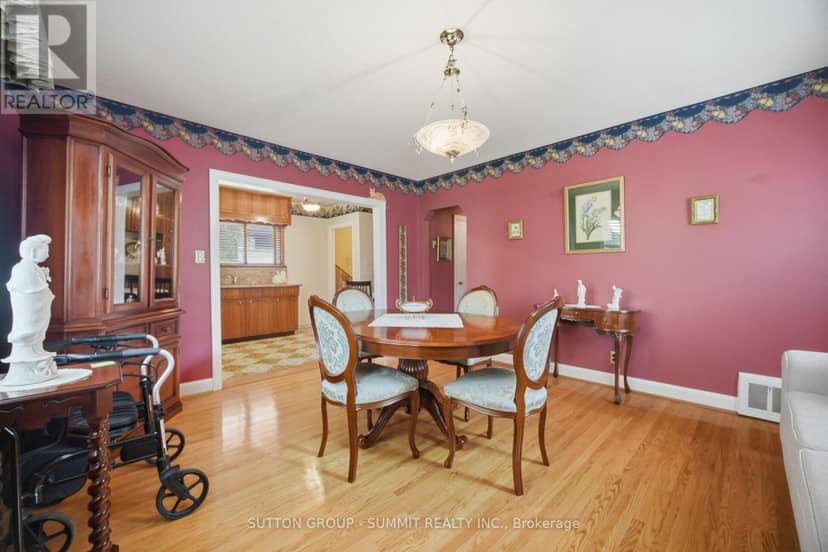 8 Woolton Crescent, Toronto, photo 5