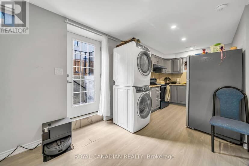 33 Bachelor Street — photo 39 of 40