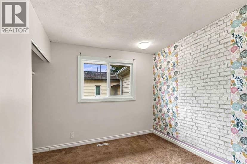 34 Alberta Drive — photo 22 of 40