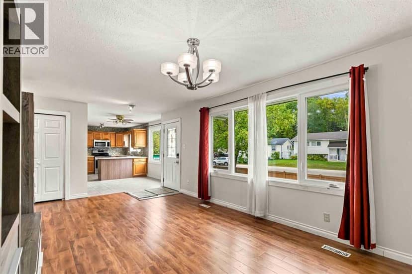 34 Alberta Drive — photo 10 of 40