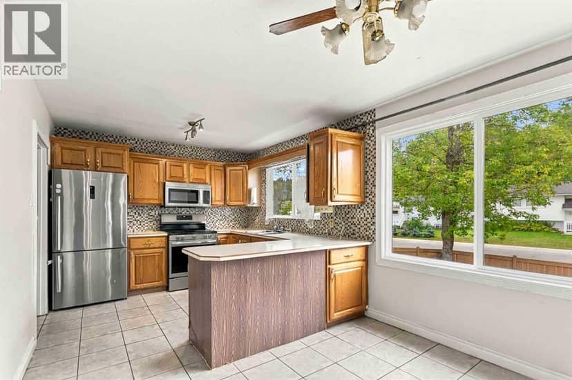 34 Alberta Drive — photo 13 of 40