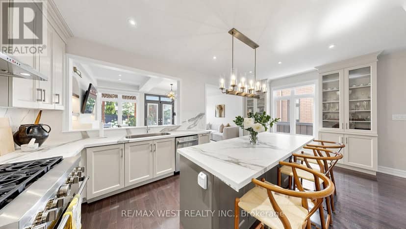 57 Alex Campbell Crescent — photo 10 of 27
