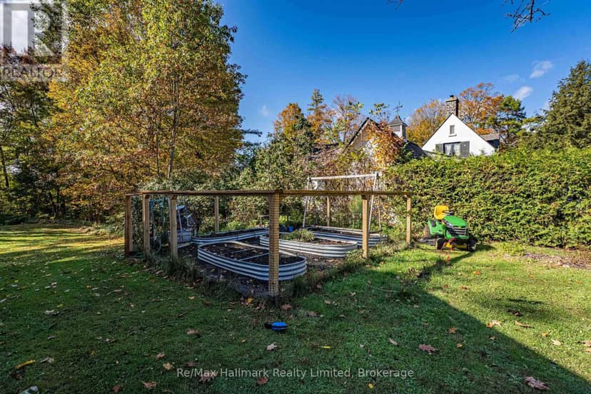 140 Woodward Street — photo 38 of 40