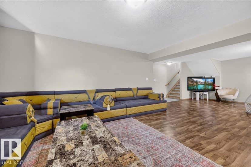 7923 161 AV NW — photo 35 of 40