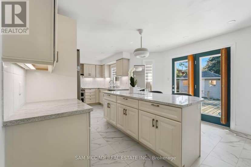 3071 Bayberry Drive — photo 10 of 40