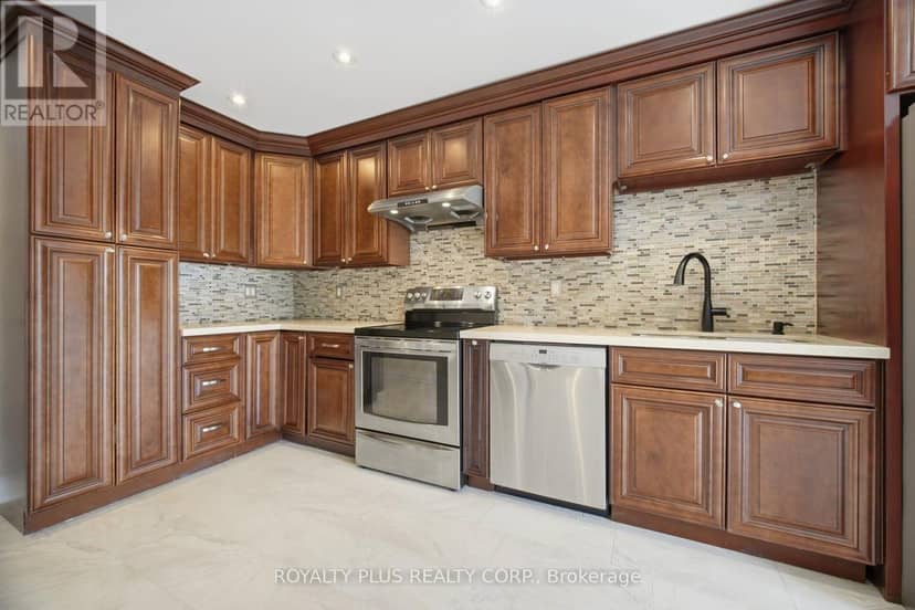77 Arthurs Crescent — photo 13 of 40