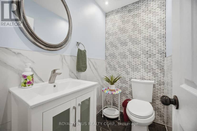 77 Arthurs Crescent — photo 18 of 40