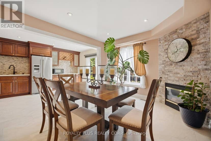 77 Arthurs Crescent — photo 17 of 40