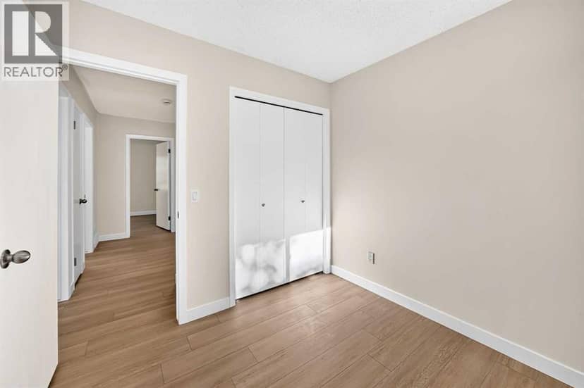 18 Dalhousie Crescent NW — photo 30 of 35