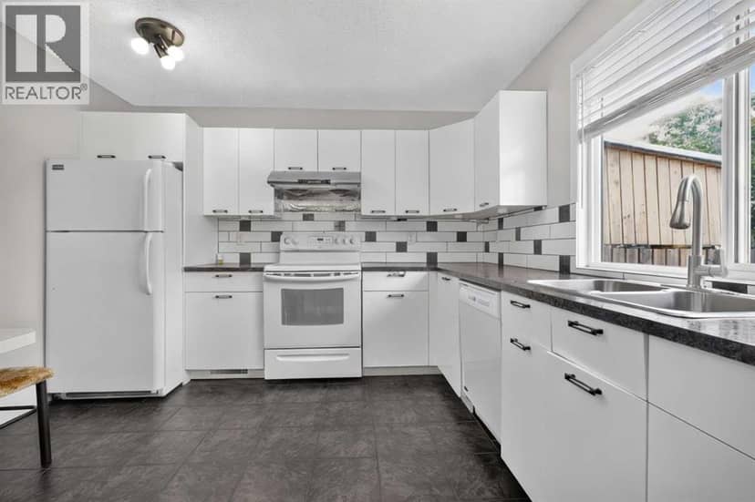 207 Penworth Drive SE — photo 12 of 40