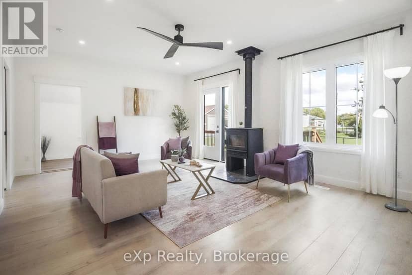 125 Portland Street — photo 9 of 34
