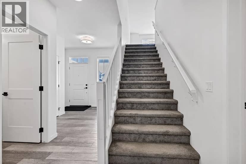 496 MONTEREY Drive SE, High River, photo 4