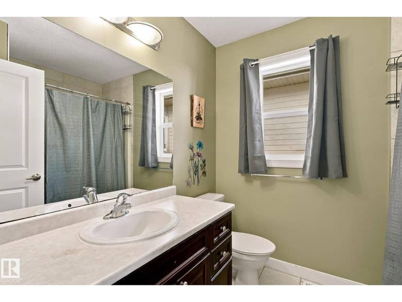 8402 96 ST — photo 19 of 40