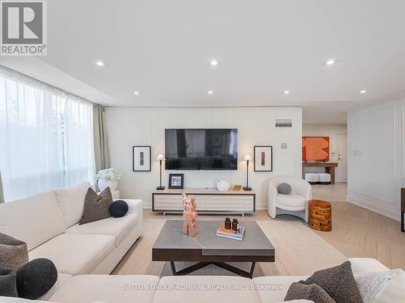 208 - 10 Torresdale Avenue — photo 13 of 40