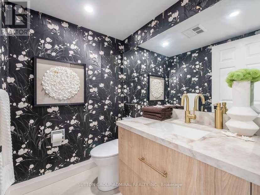 208 - 10 Torresdale Avenue — photo 30 of 40