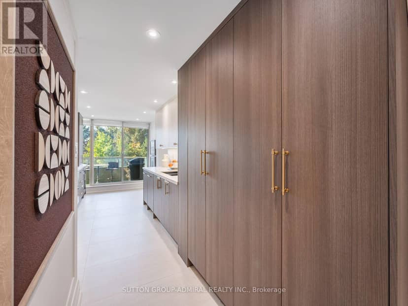 208 - 10 Torresdale Avenue — photo 9 of 40