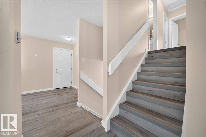 6703 32 AV NW — photo 13 of 40
