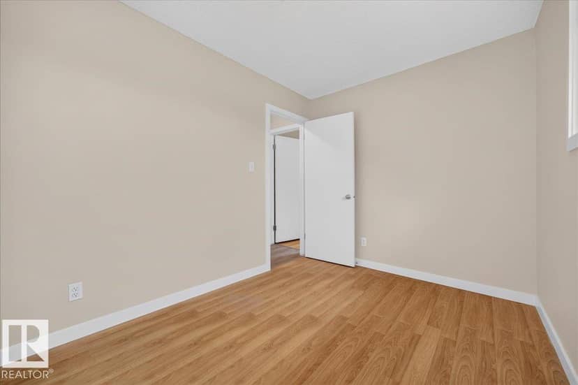 6703 32 AV NW — photo 22 of 40