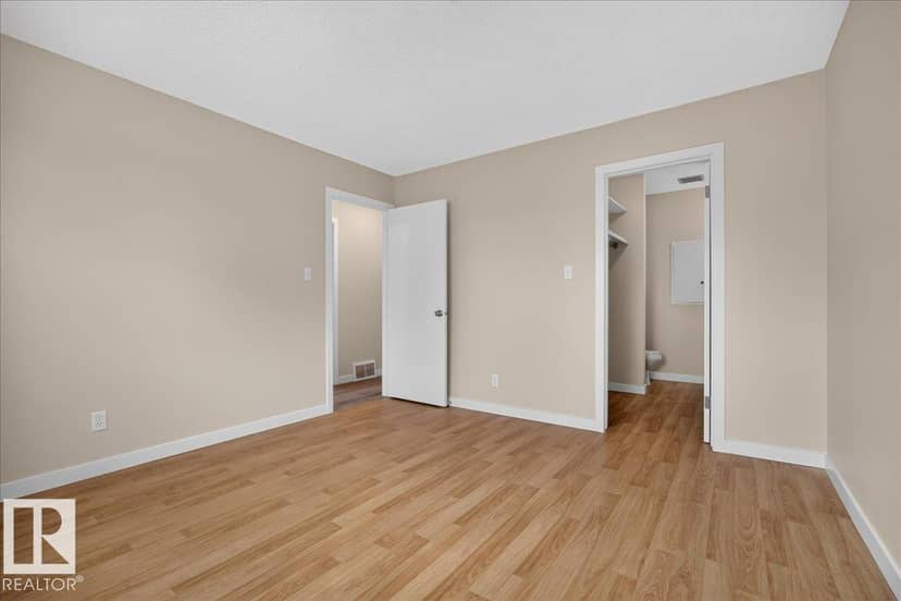 6703 32 AV NW — photo 27 of 40