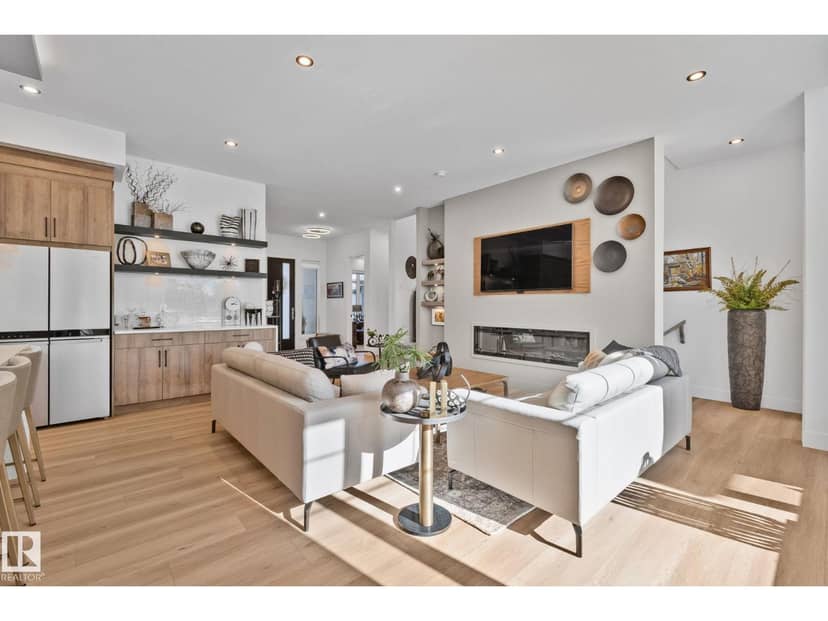 #7 20425 93 AV NW — photo 11 of 40