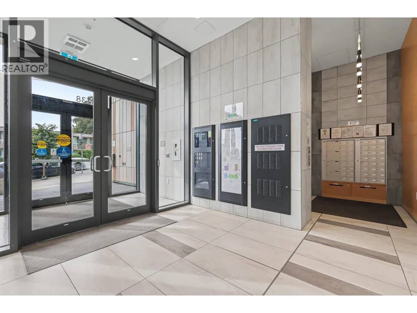 210 8138 Fraser Street, Vancouver, photo 2