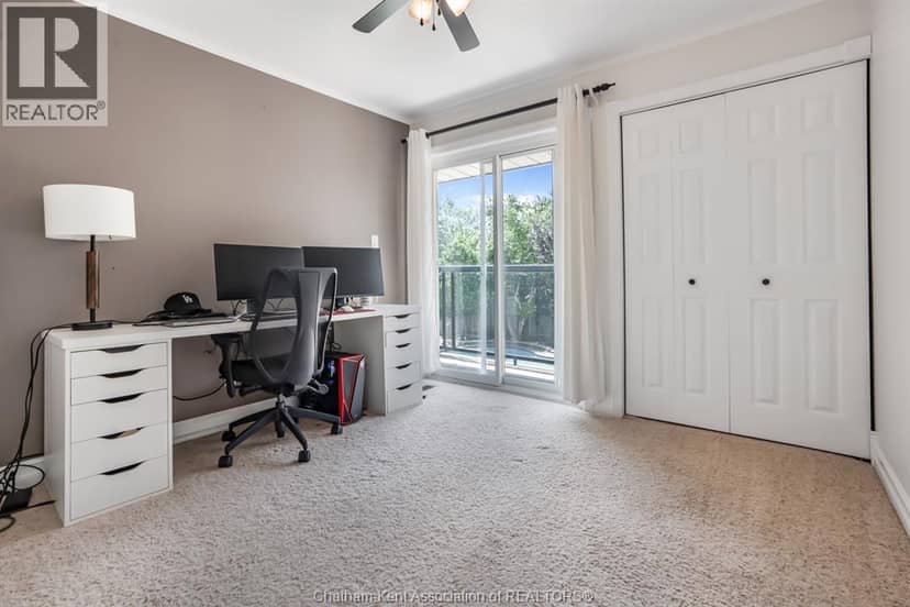 74 University Drive — photo 15 of 40