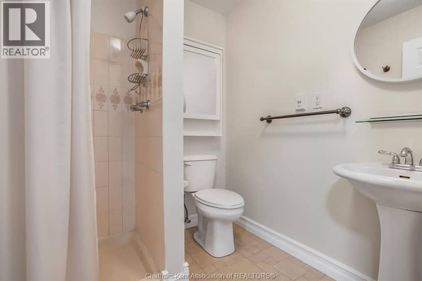 74 University Drive — photo 17 of 40